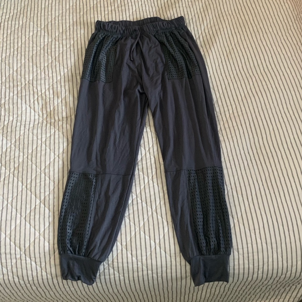 Onzie pants NWT